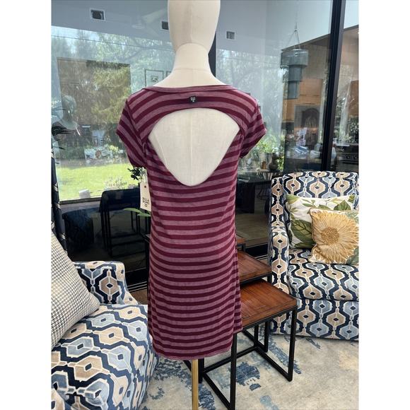 Billabong Juniors Sz Large Moon Shadow Tee Dress with Open Back Maroon Striped - Picture 4 of 6